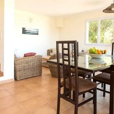 Sleeps 6 Pool Wifi Villa