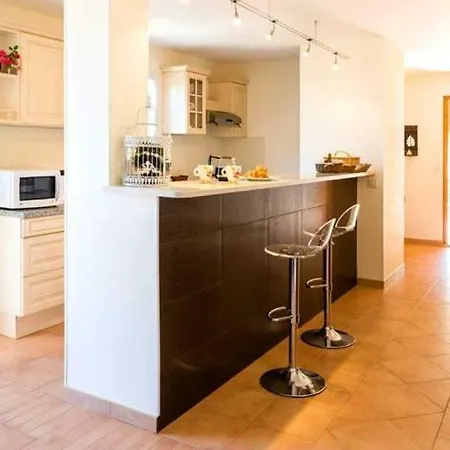 Sleeps 6 Pool Wifi * Monticello