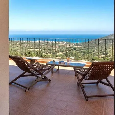 Villa Sleeps 6 Pool Wifi *